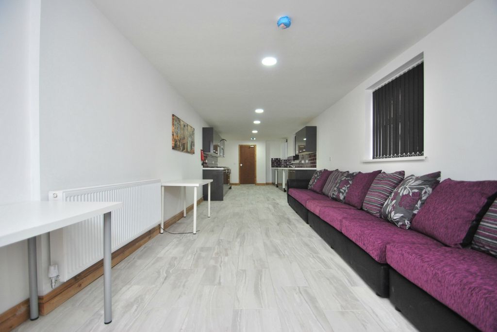 Property photo 3 of 19 Photo 4