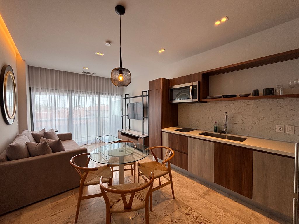 Property photo 3 of 42