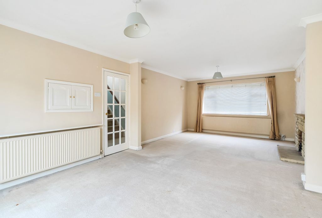 Property photo 3 of 21 1295703-68308978A...