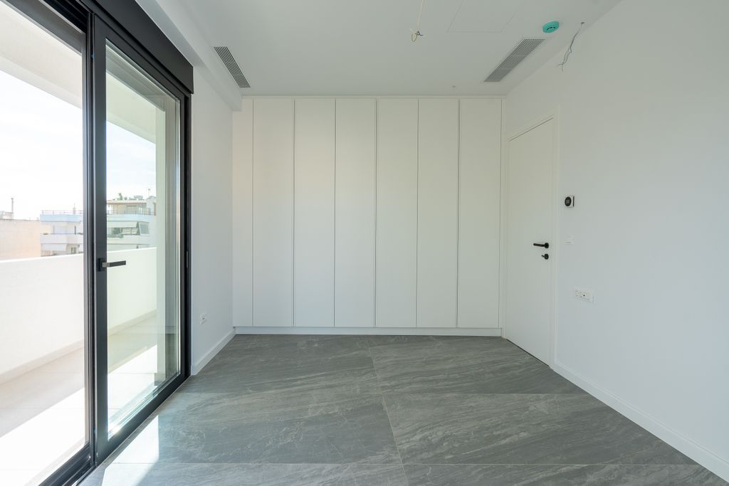 Property photo 3 of 32