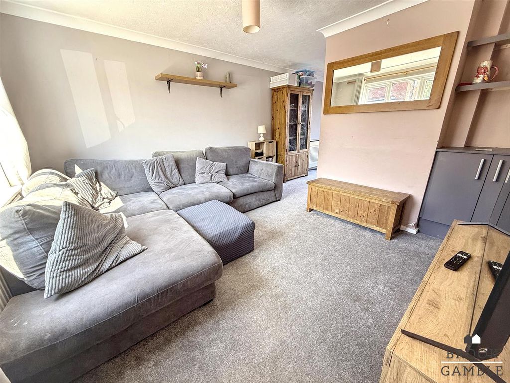 Property photo 2 of 18 01323 438506