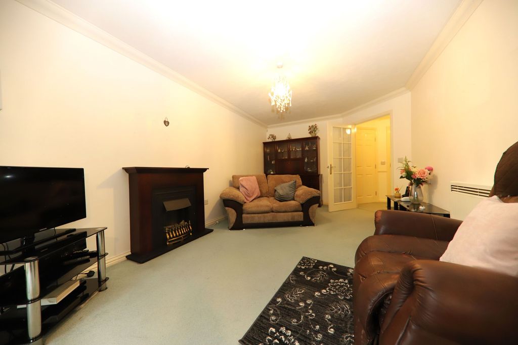 Property photo 2 of 10 Living Room (2)