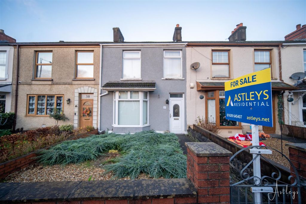 Property photo 1 of 21 Main Dwelling