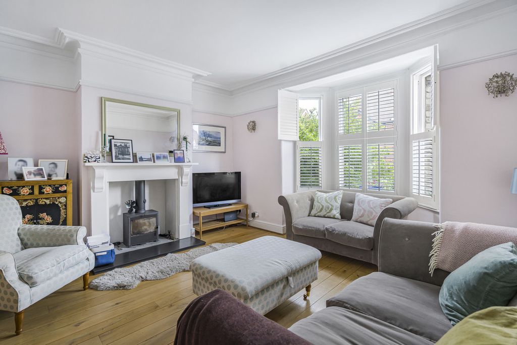 Property photo 1 of 40