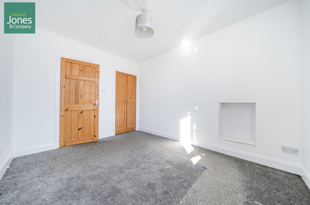 Property photo 3 of 18 Ca48E564-68A9-4F7...
