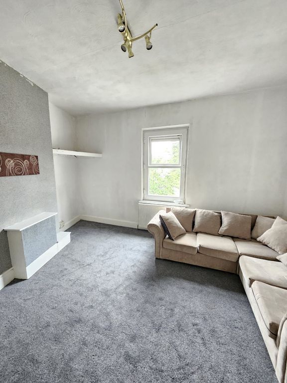 Property photo 3 of 5