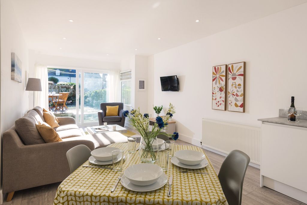 Property photo 2 of 14 Gallery