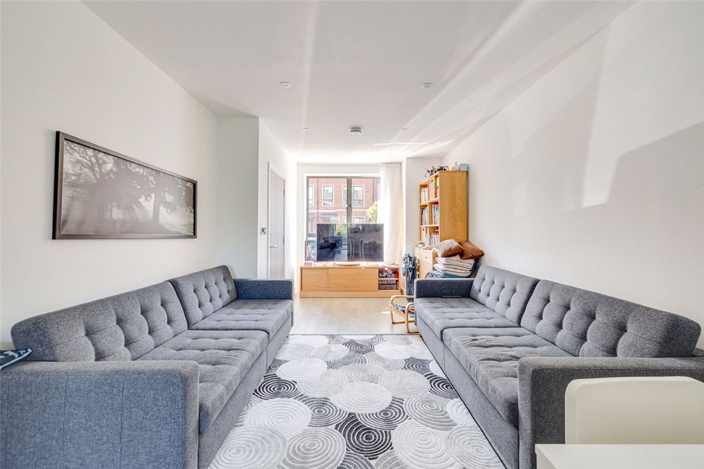 Property photo 1 of 12 Reception Room