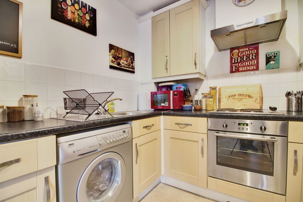 Property photo 2 of 16