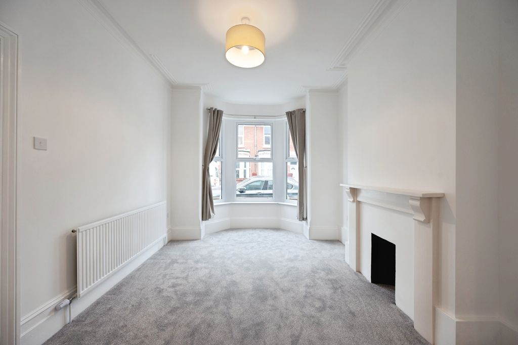 Property photo 2 of 20 Pbox-Img.Jpg