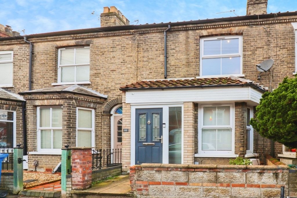 Property photo 1 of 18