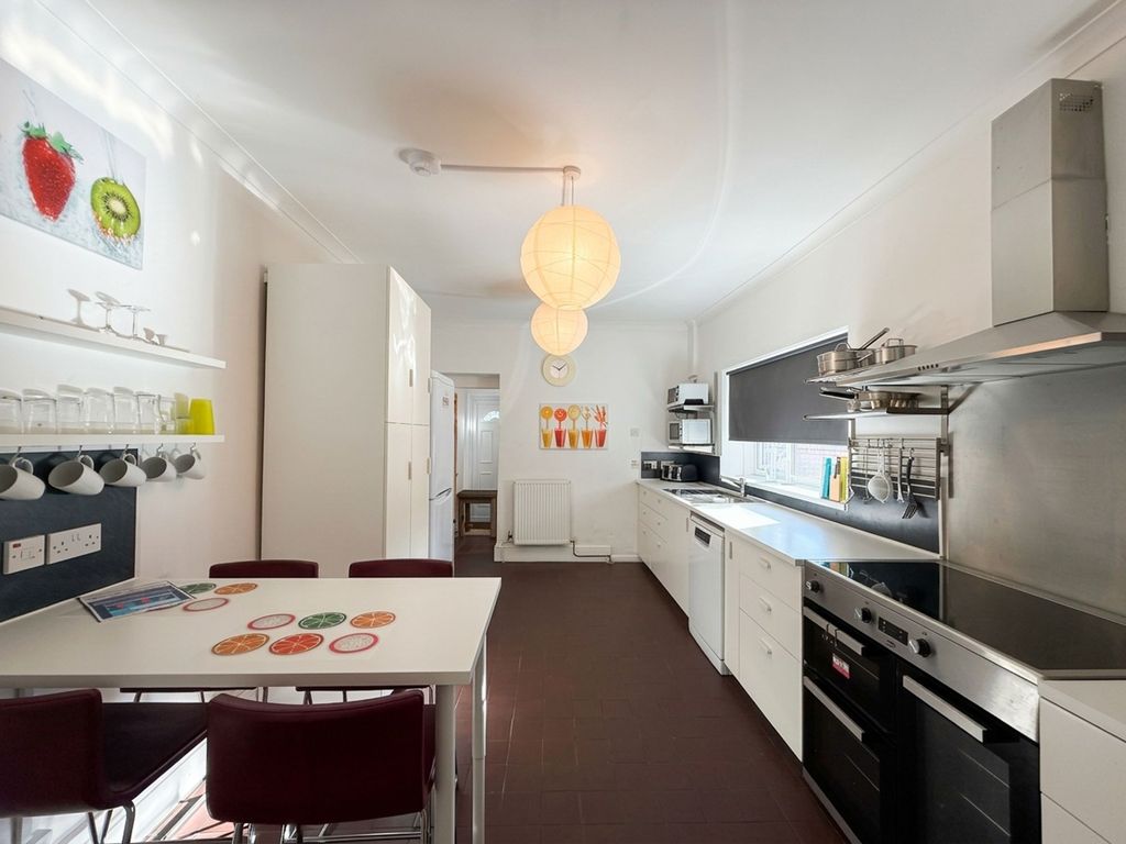 Property photo 2 of 13 Kitchen
