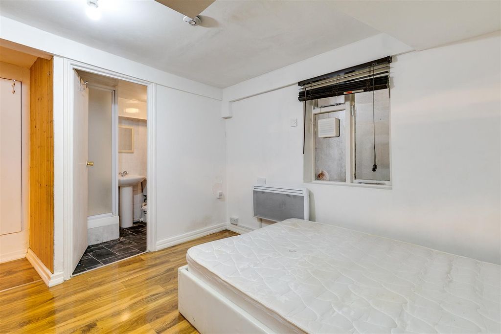 Property photo 3 of 4 Annandale Road, 41D-9.Jpg