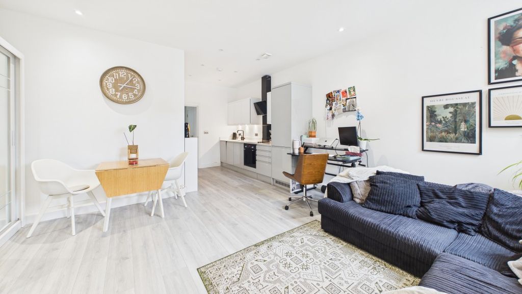 Property photo 3 of 5