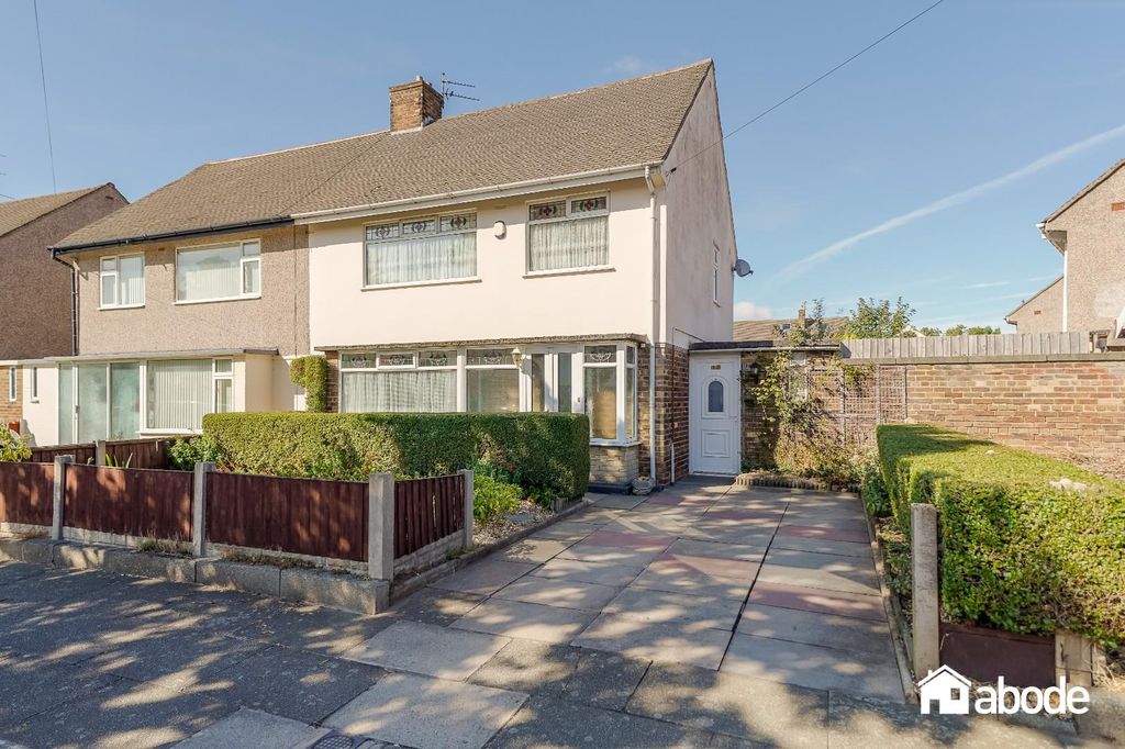 Property photo 1 of 31 30 Oaklands New Front Shots-2.Jpg