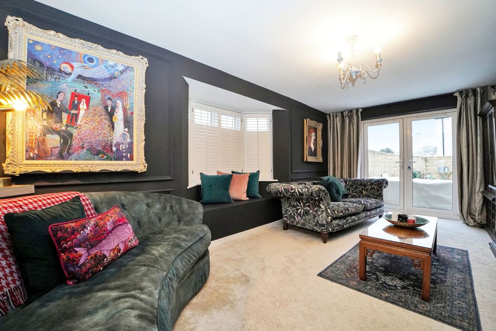 Property photo 2 of 18