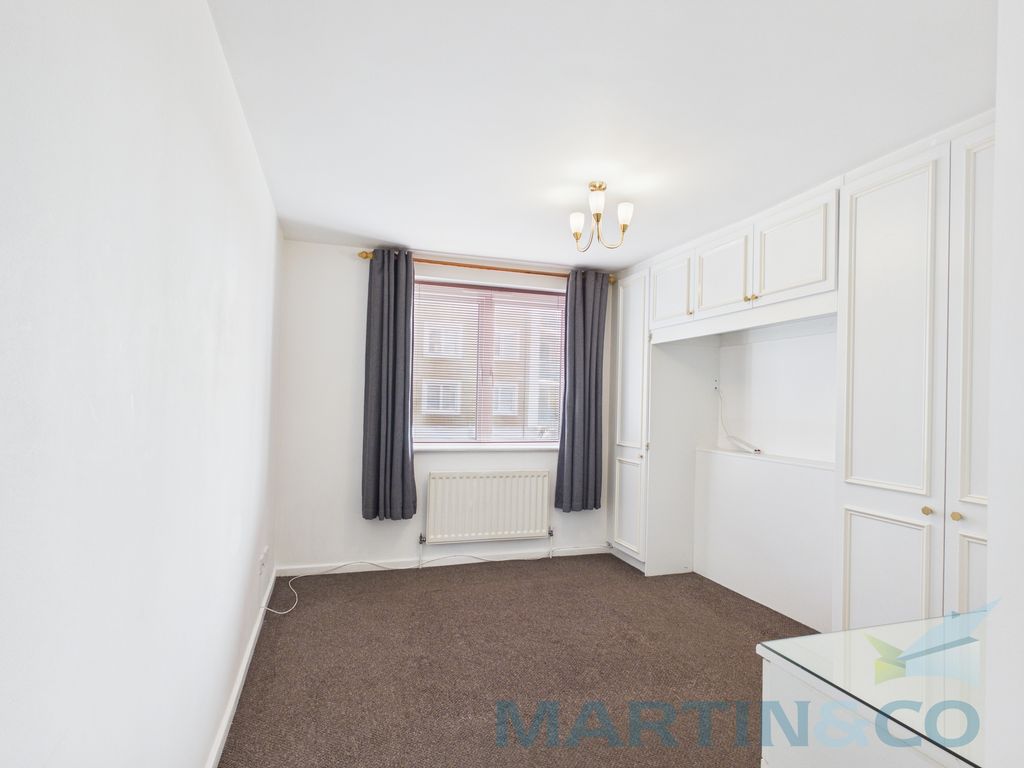 Property photo 3 of 15 Bedroom 1 Pic 1