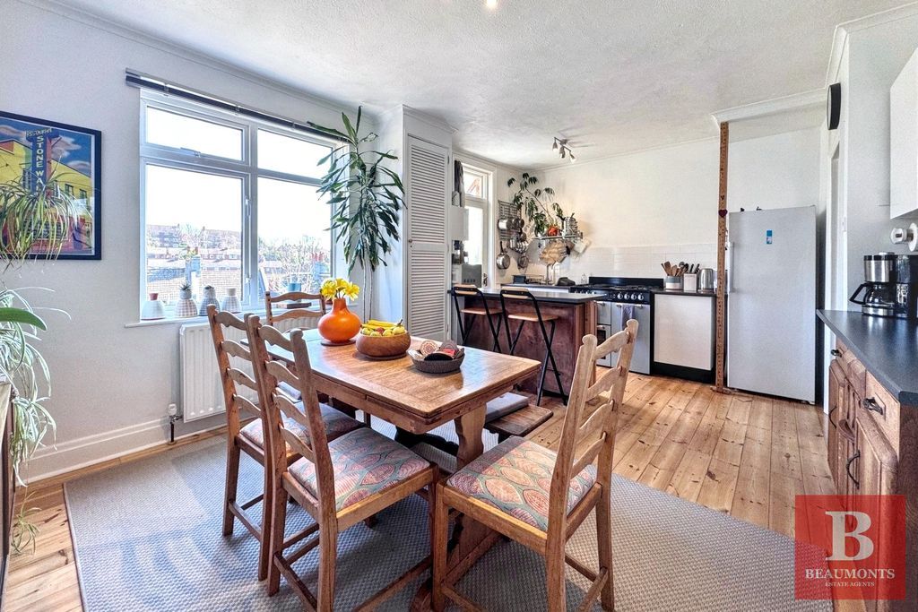 Property photo 3 of 18 Photo 18