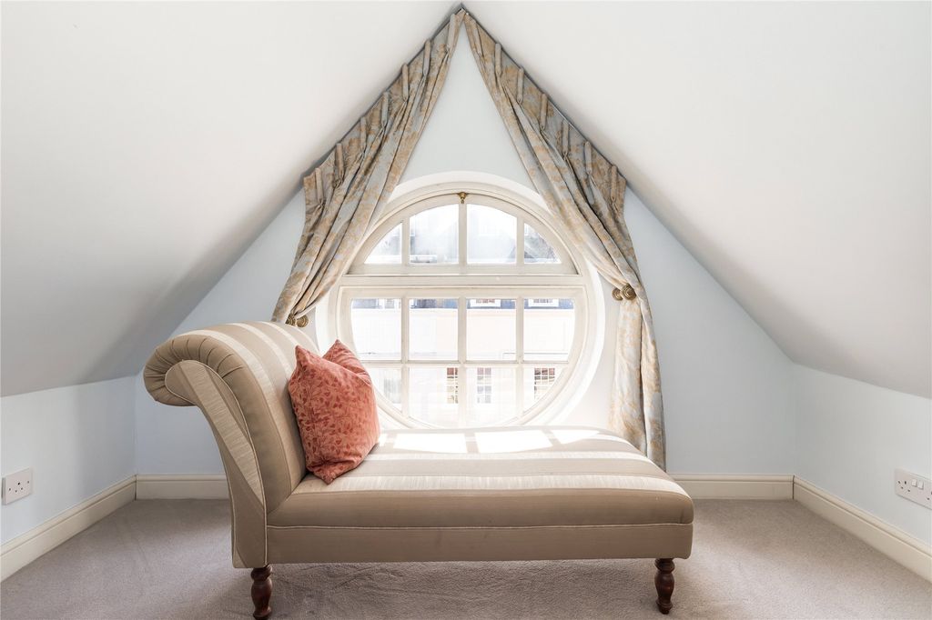 Property photo 3 of 13 Bedroom 4