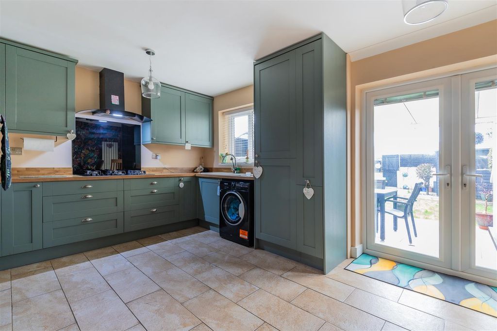 Property photo 2 of 14 116-11.Jpg