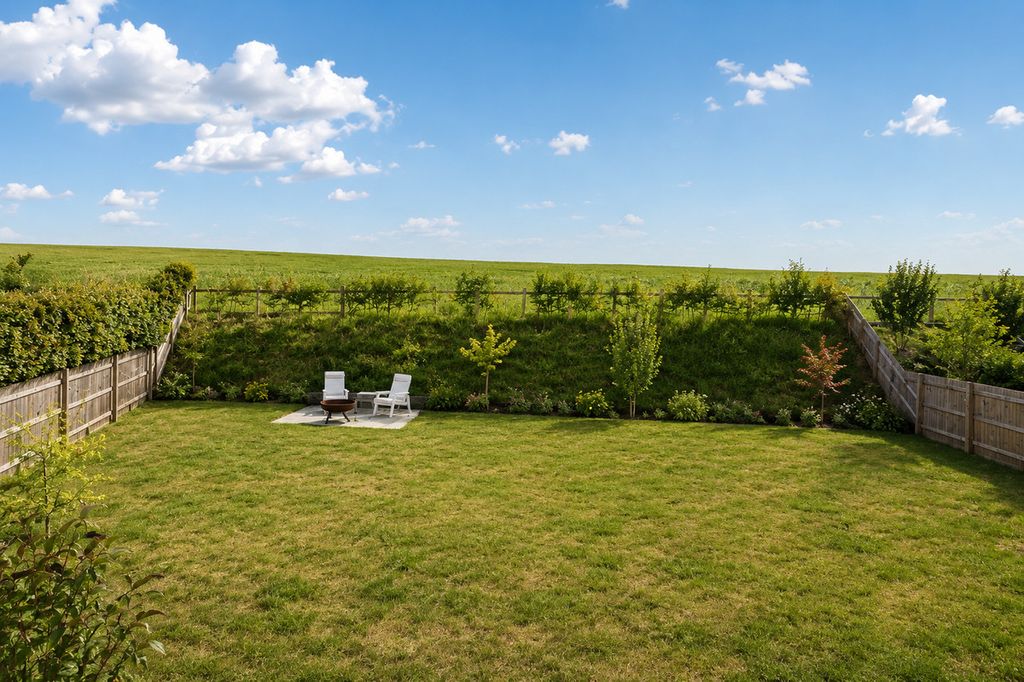 Property photo 2 of 26