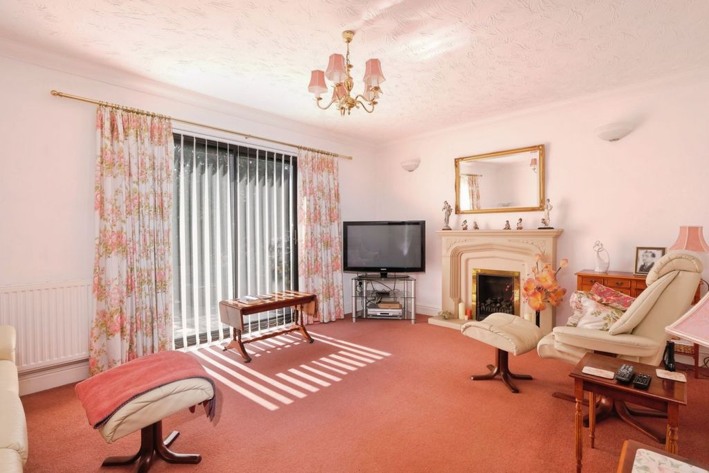 Property photo 2 of 16