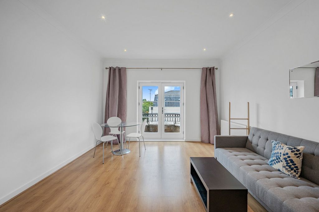 Property photo 2 of 19