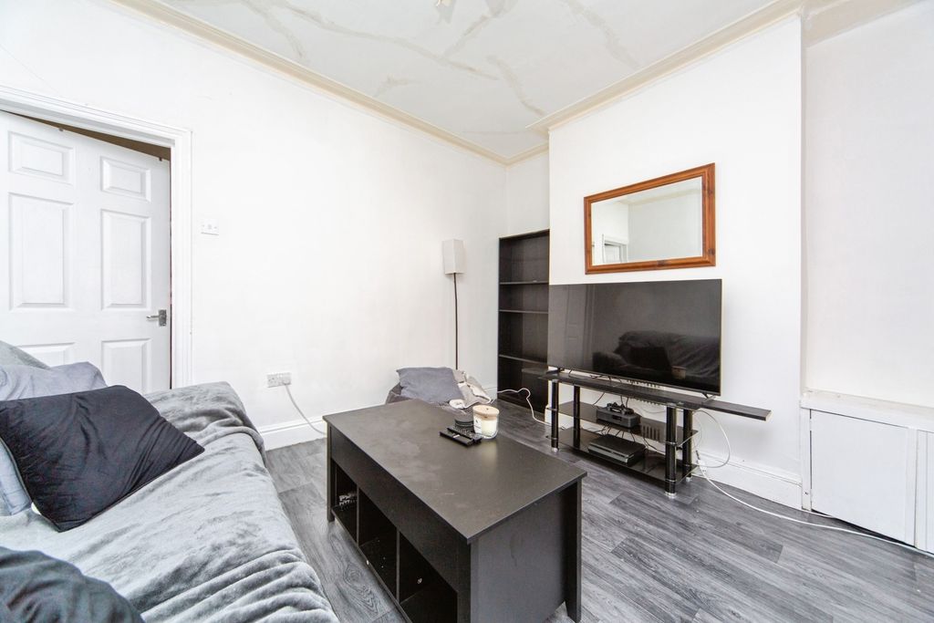 Property photo 3 of 20 Pbox-Img.Jpg