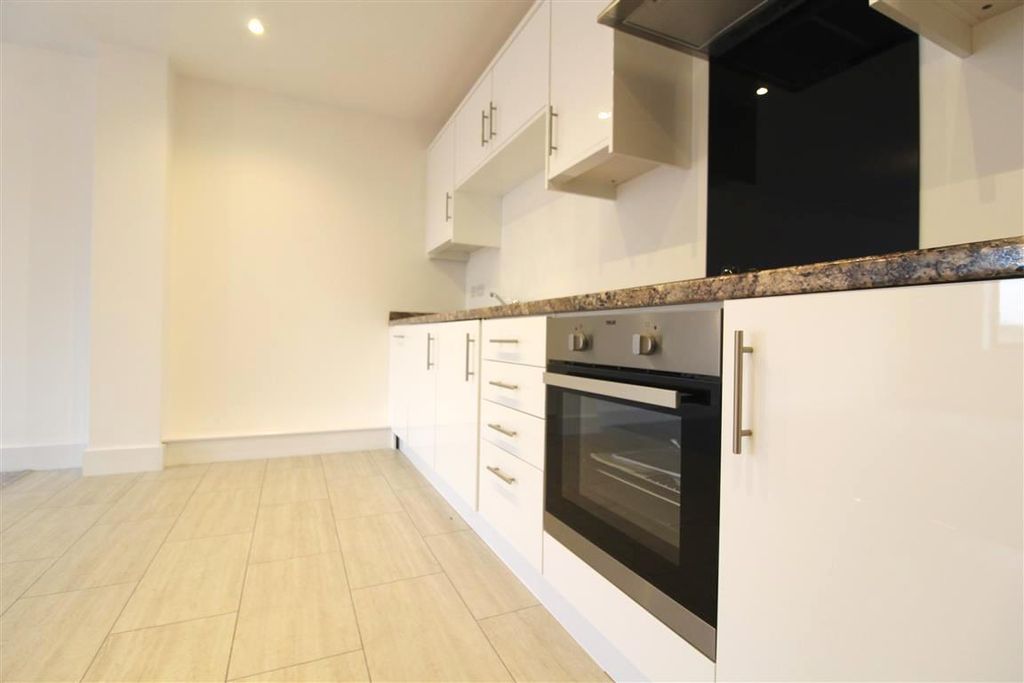 Additional image 4 of 6 bed flat for sale19- 23 Market Street, Maidenhead SL6