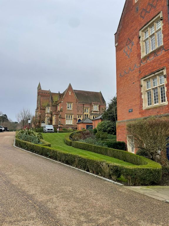 Property photo 1 of 8 Flat