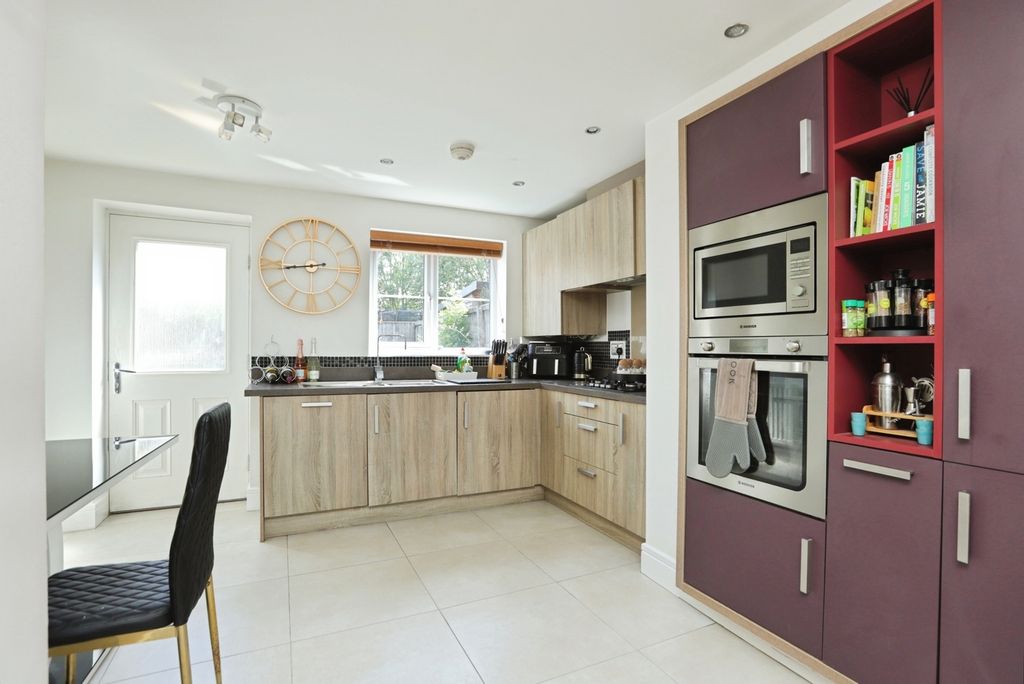 Property photo 2 of 20 Pbox-Img.Jpg