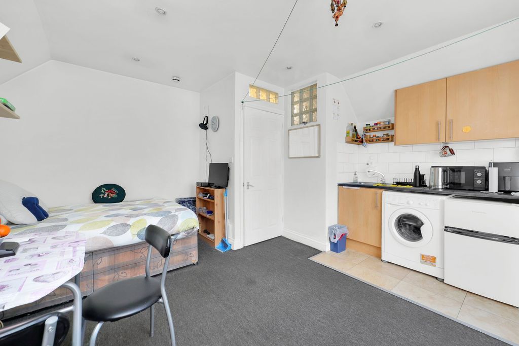 Property photo 2 of 5