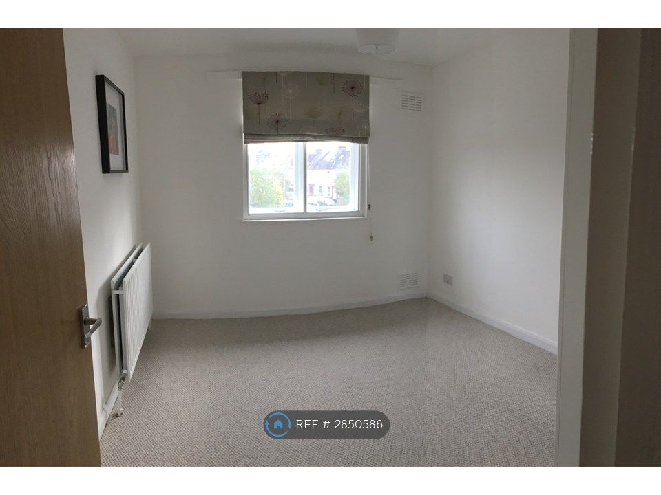 Property photo 3 of 6 Bedroom