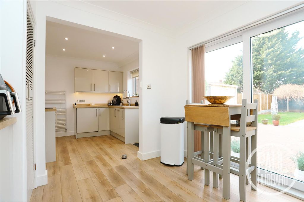 Property photo 2 of 16 Img_9876.Jpg