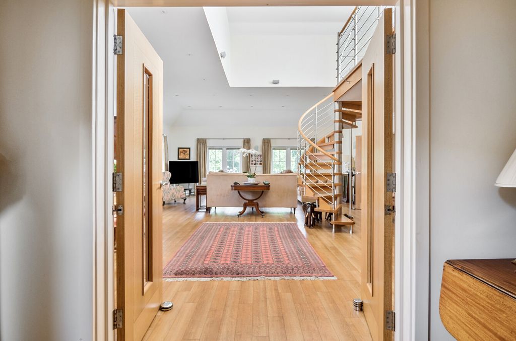 Property photo 2 of 25 1312182-4-685Fc79...