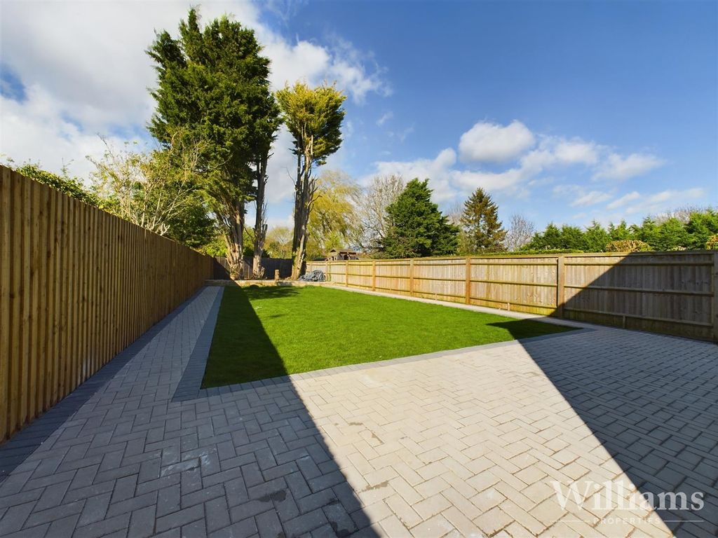 Property photo 3 of 17 Cam02962G0-Pr0106-Still012.Jpg