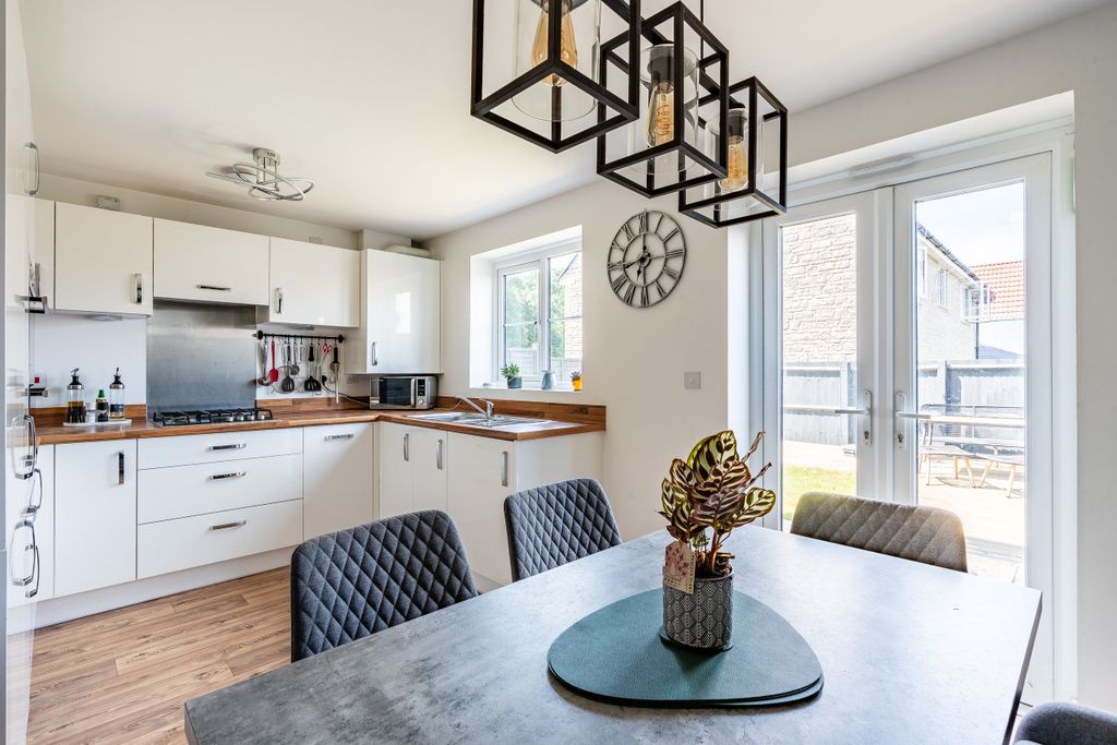 Property photo 1 of 21 7