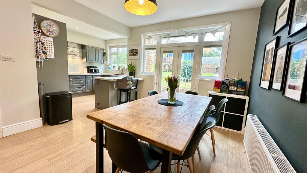 Property photo 3 of 30