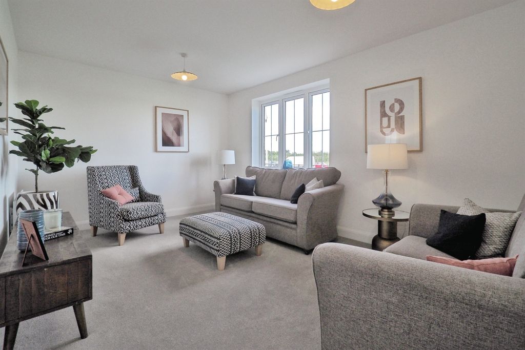 Property photo 3 of 13