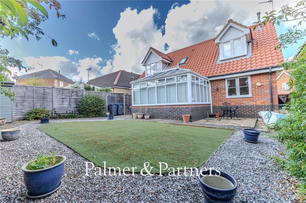 Property photo 2 of 24 Picture No. 12