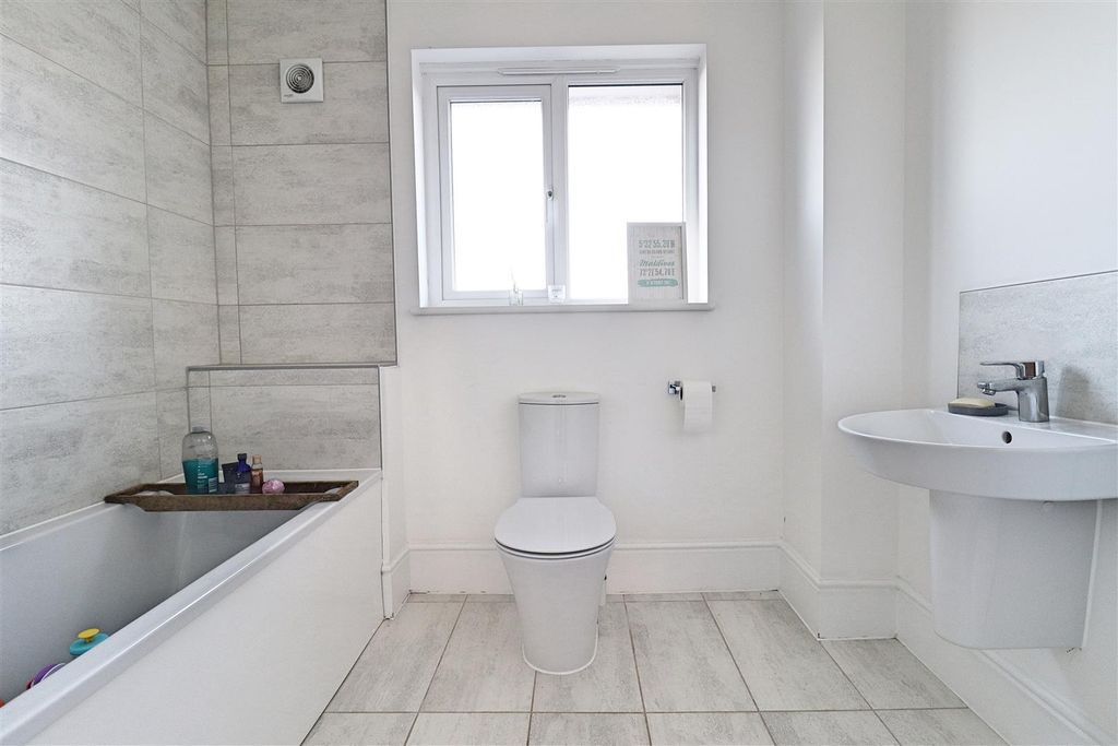 Additional image 27 of 5 bed detached house for saleHome Field Drive, Braintree CM7