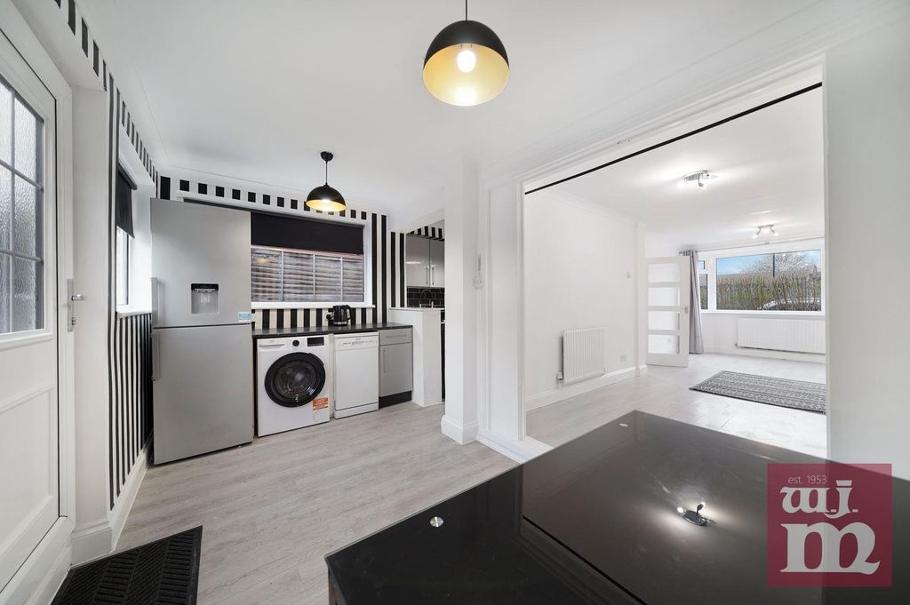 Property photo 3 of 12 78 Southern Road - l5Xgecbi4Hmjmfv49Tgh.Jpg