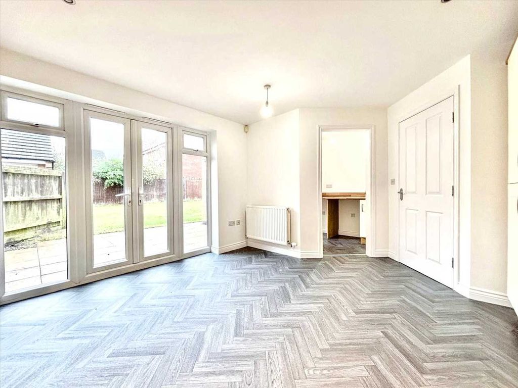 Property photo 3 of 32