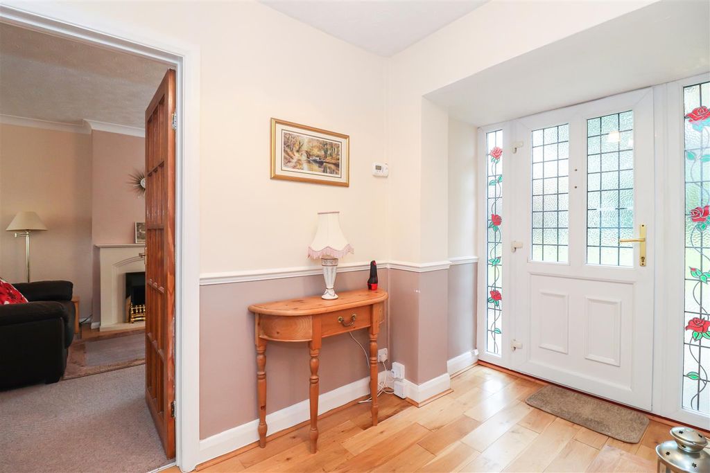 Property photo 2 of 15 Searsandco - 40 Covert Road (6).Jpg