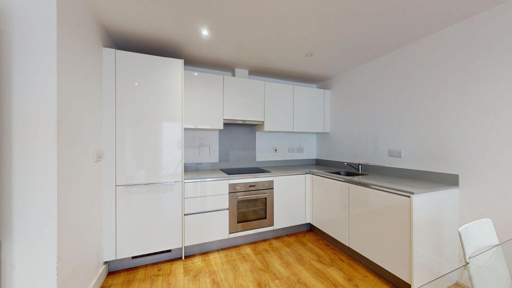 Property photo 2 of 31 Kitchen