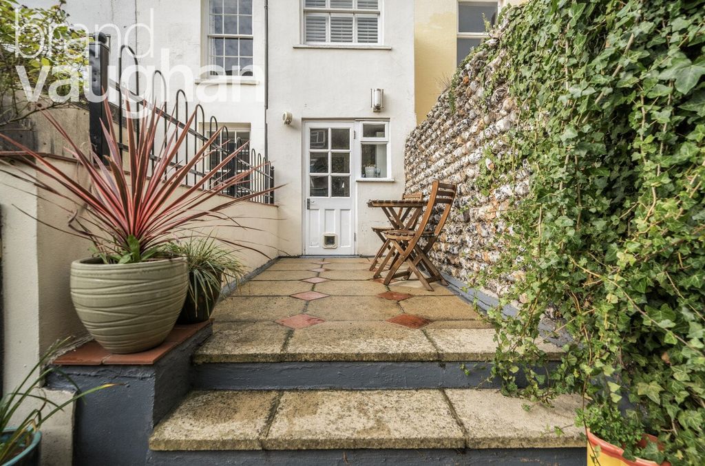 Property photo 3 of 39 Picture No. 03