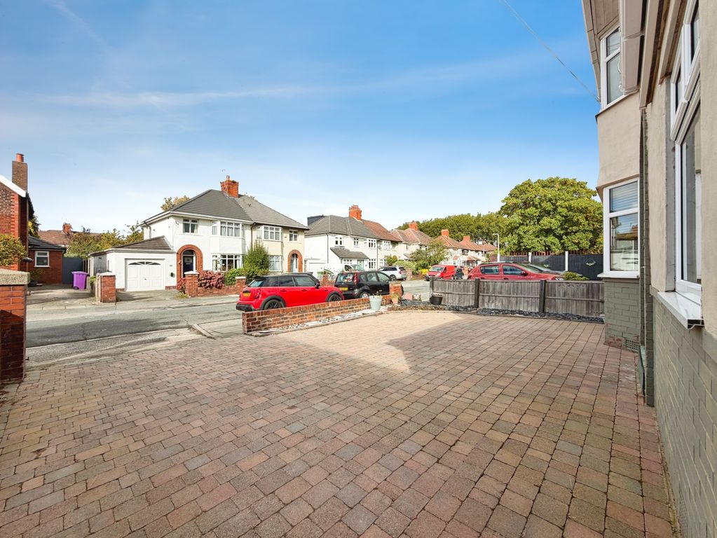 Property photo 2 of 27 14