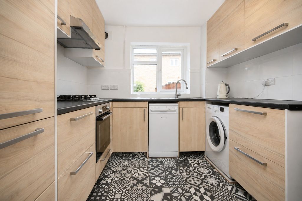 Property photo 3 of 14 5380392