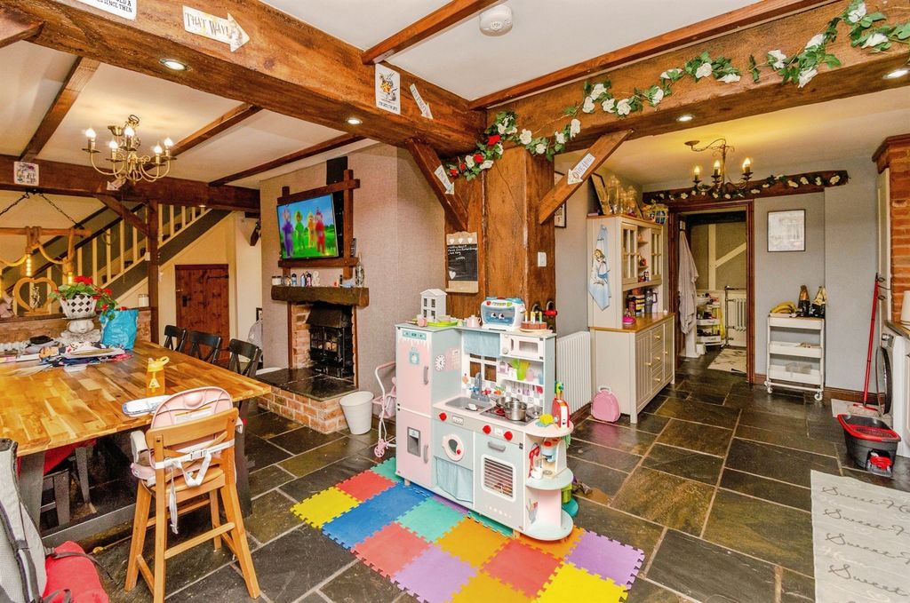 Property photo 2 of 17