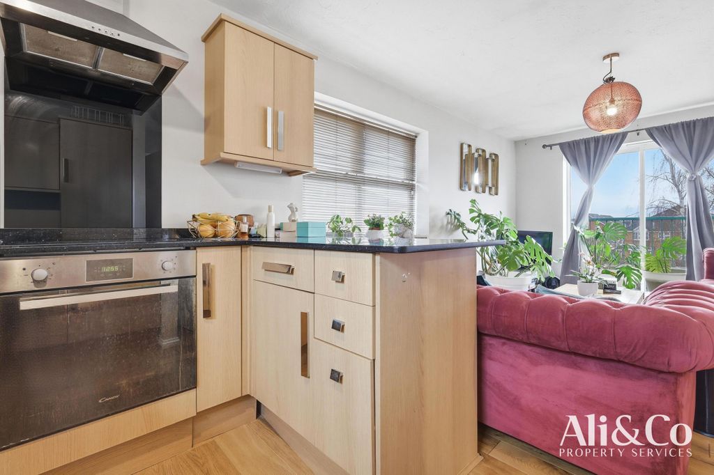 Property photo 3 of 17